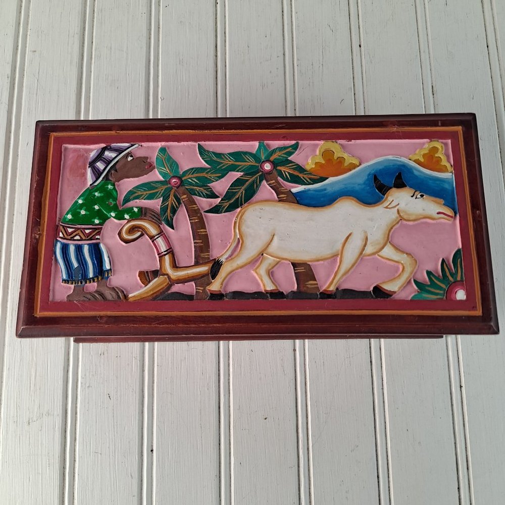 Hand Carved & Painted Wooden Trinket / Keepsake Box - Picture 3 of 10